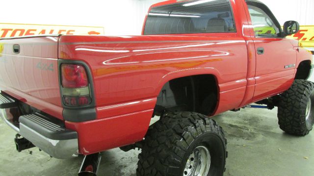 Dodge Ram 1500 1500 LT 4WD Pickup Truck