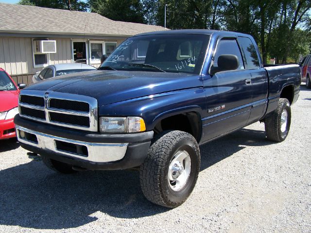 Dodge Ram 1500 1500 LT 4WD Pickup Truck