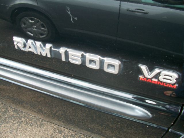 Dodge Ram 1500 1500 LT 4WD Pickup Truck