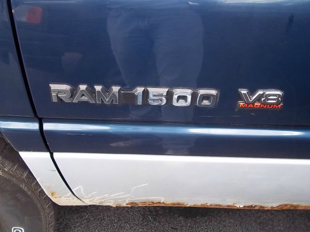 Dodge Ram 1500 1500 LT 4WD Pickup Truck