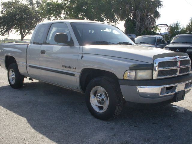 Dodge Ram 1500 1500 LT Crew Cab 4WD Pickup Truck