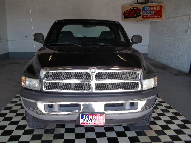 Dodge Ram 1500 1500 LT 4WD Pickup Truck