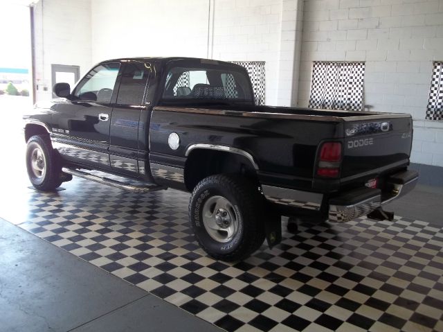 Dodge Ram 1500 2001 photo 2