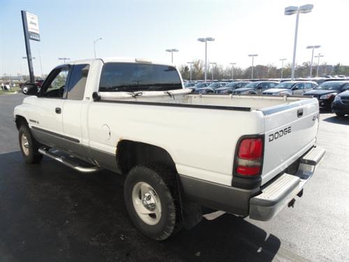 Dodge Ram 1500 2001 photo 2