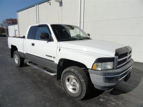 Dodge Ram 1500 2001 photo 3