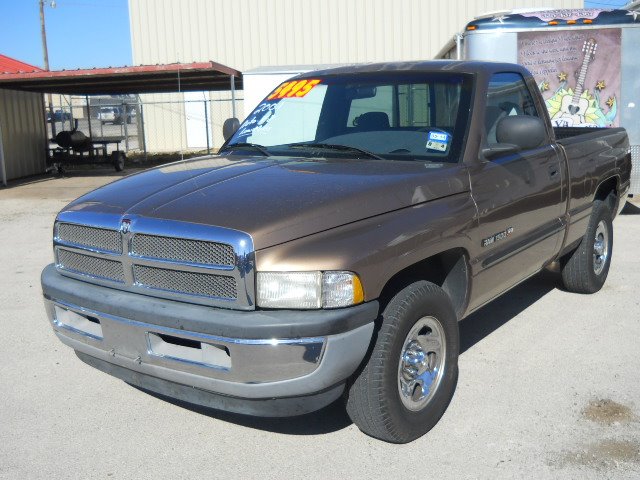 Dodge Ram 1500 2001 photo 2