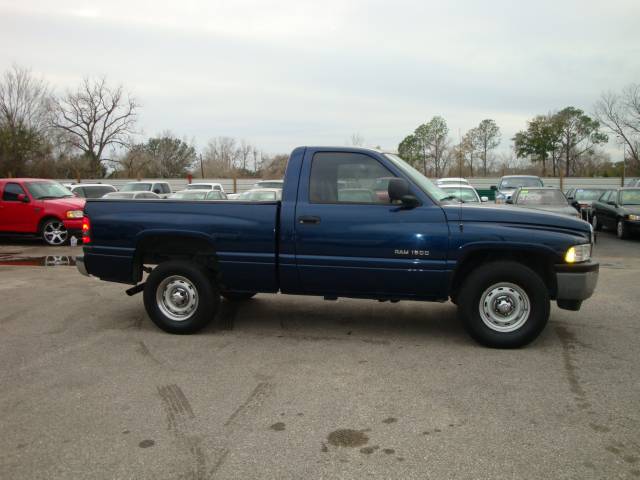 Dodge Ram 1500 2001 photo 2
