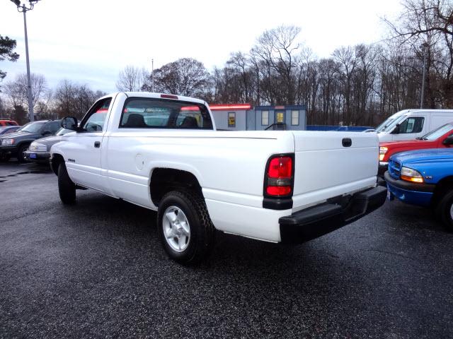 Dodge Ram 1500 2001 photo 2
