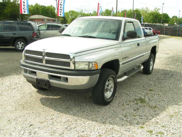Dodge Ram 1500 1500 LT 4WD Pickup Truck