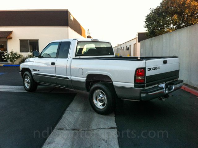 Dodge Ram 1500 2001 photo 2