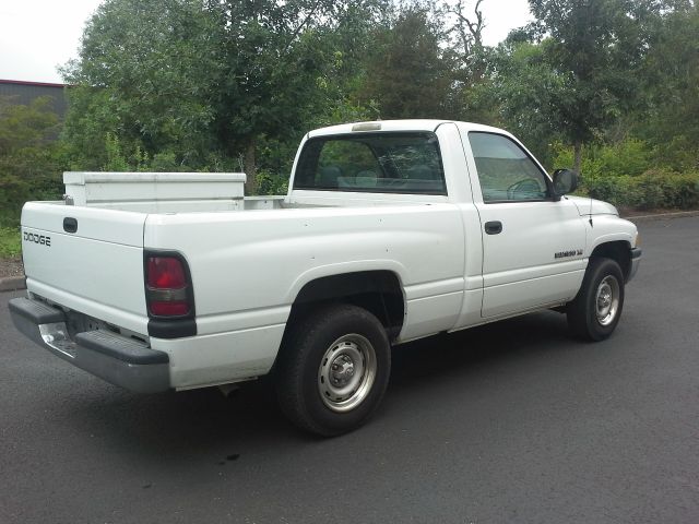 Dodge Ram 1500 2001 photo 3