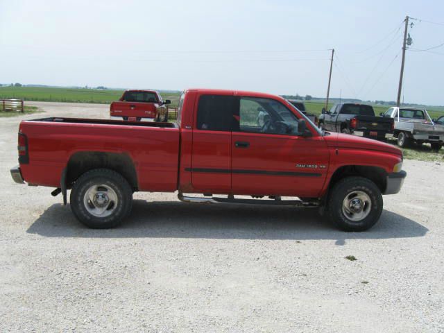 Dodge Ram 1500 Z71 4X4 CREW CAB Pickup Truck