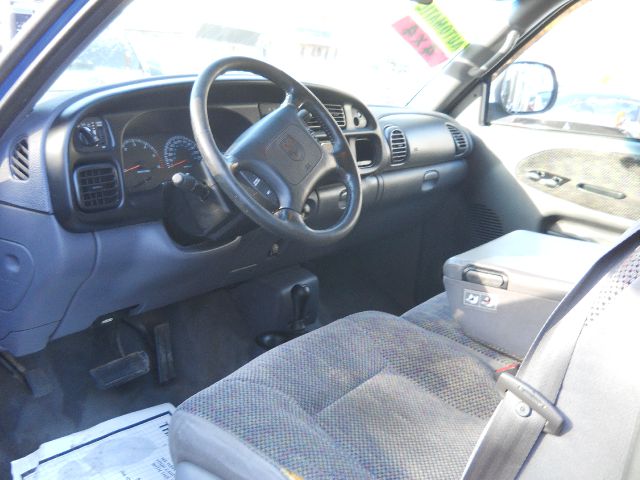 Dodge Ram 1500 2001 photo 2