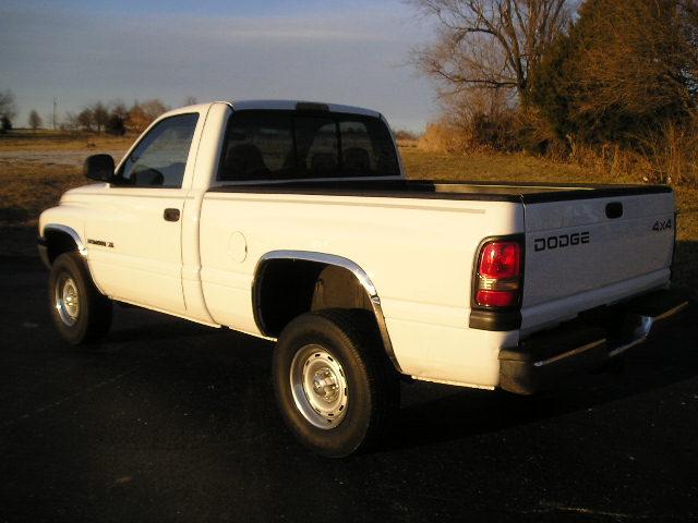 Dodge Ram 1500 2001 photo 2