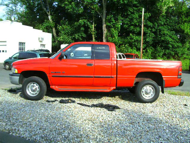 Dodge Ram 1500 1500 LT 4WD Pickup Truck