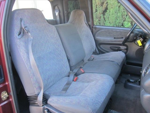 Dodge Ram 1500 2001 photo 2