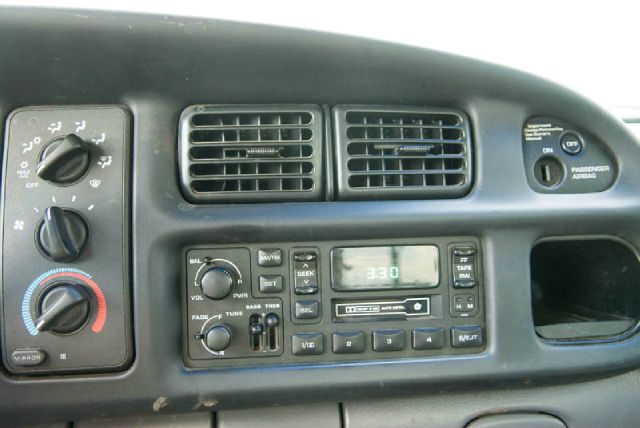 Dodge Ram 1500 2001 photo 2