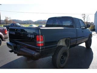 Dodge Ram 1500 2001 photo 2