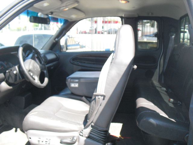 Dodge Ram 1500 1500 LT Crew Cab 4WD Pickup Truck