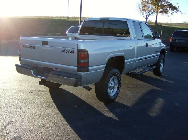 Dodge Ram 1500 2001 photo 3