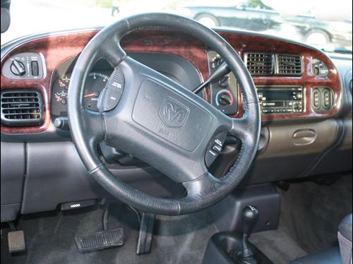 Dodge Ram 1500 2001 photo 2