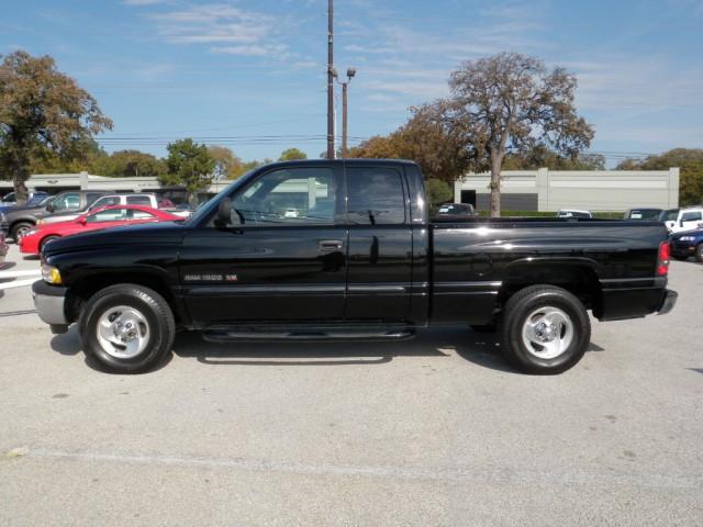 Dodge Ram 1500 2001 photo 2