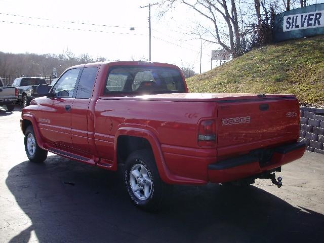Dodge Ram 1500 2001 photo 2