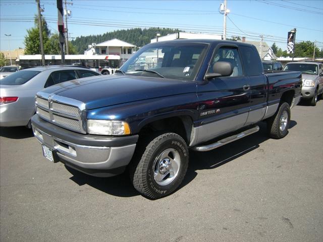 Dodge Ram 1500 MGGT Coupe Pickup