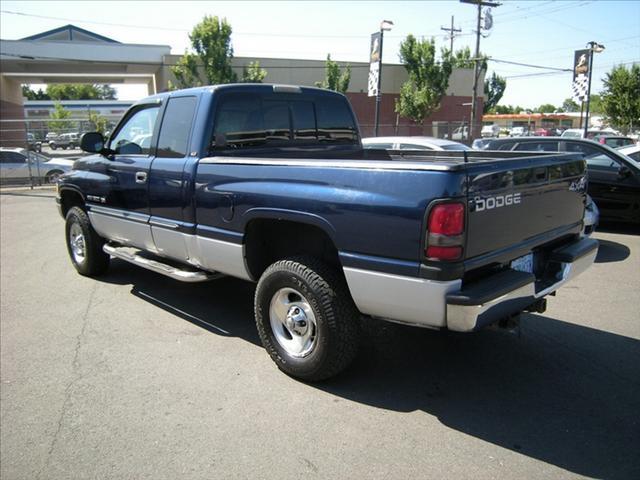Dodge Ram 1500 2001 photo 2