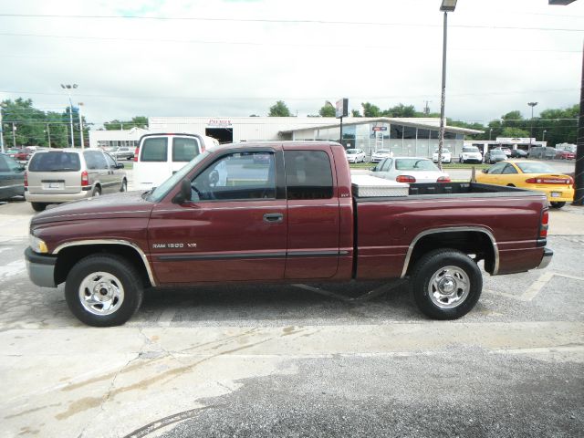 Dodge Ram 1500 1500 LT Crew Cab 4WD Pickup Truck