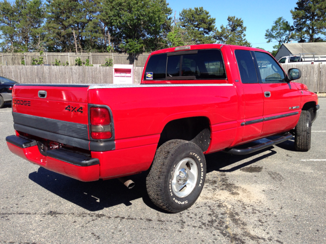 Dodge Ram 1500 2001 photo 2