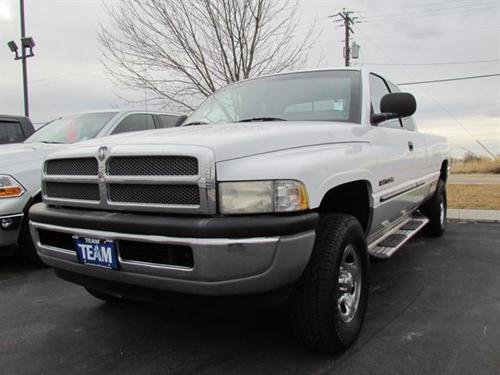 Dodge Ram 1500 2001 photo 2
