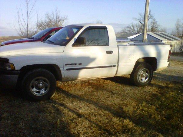 Dodge Ram 1500 2001 photo 2