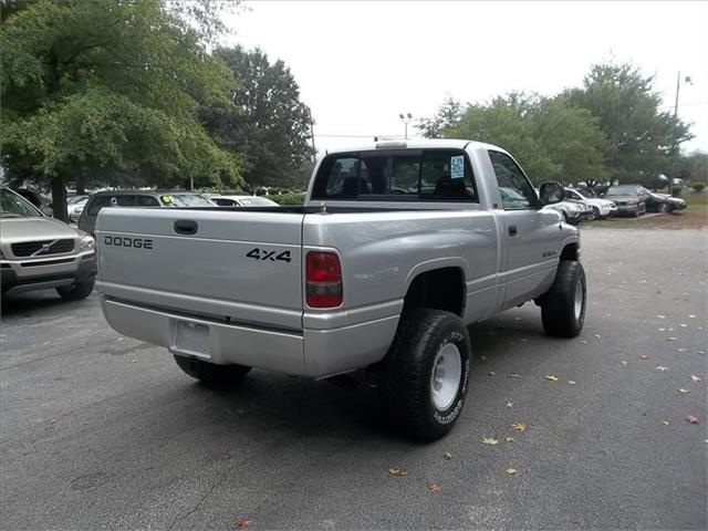 Dodge Ram 1500 2001 photo 3