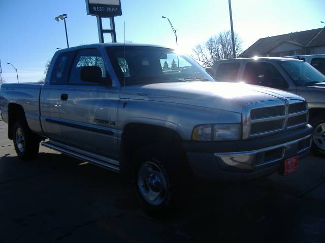 Dodge Ram 1500 2001 photo 2