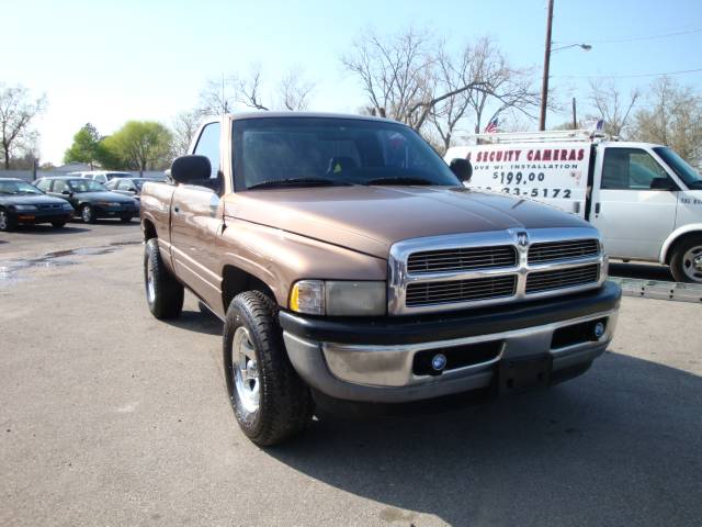 Dodge Ram 1500 Base Pickup