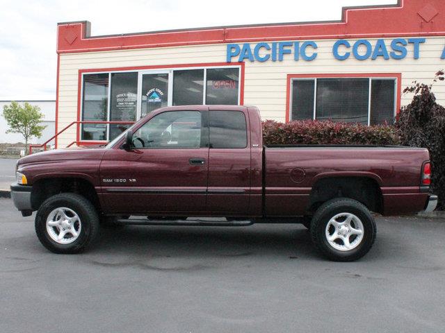 Dodge Ram 1500 R-T Coupe Pickup Truck