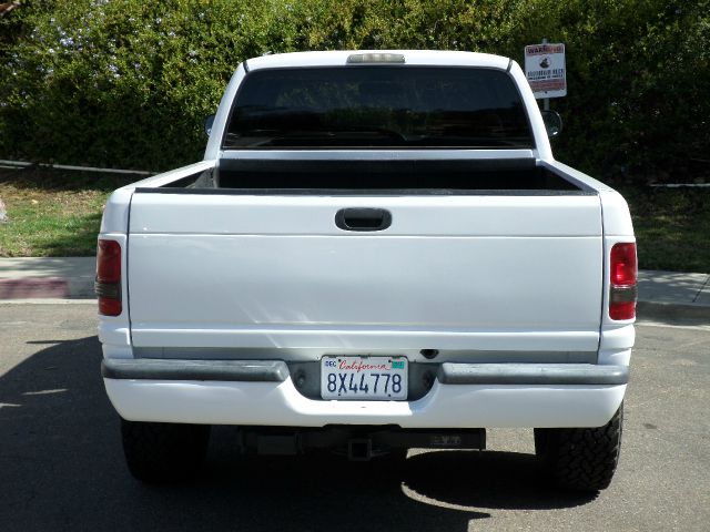 Dodge Ram 1500 1500 LT 4WD Pickup Truck