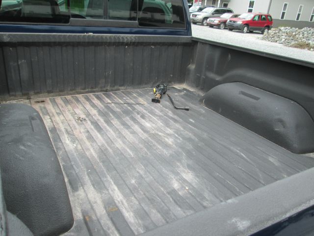 Dodge Ram 1500 1500 LT 4WD Pickup Truck