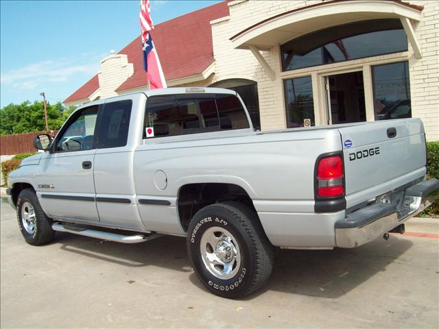 Dodge Ram 1500 2001 photo 2