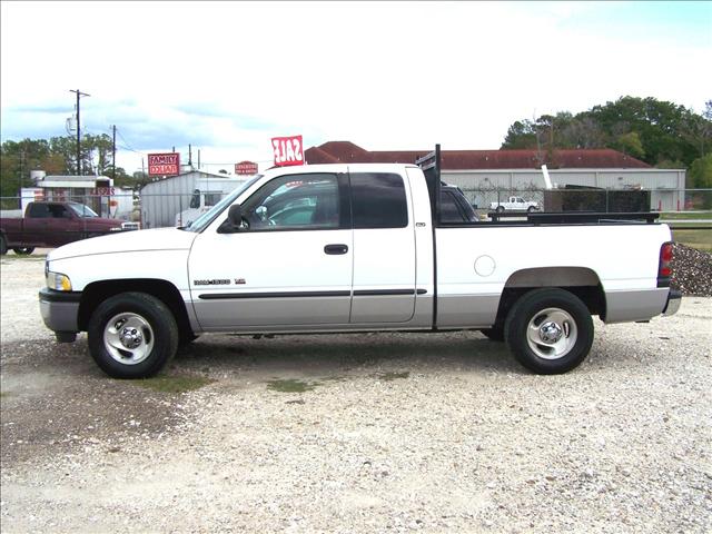 Dodge Ram 1500 2001 photo 2