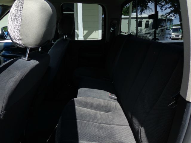 Dodge Ram 1500 4dr 4WD EXT LS 4x4 SUV Pickup Truck