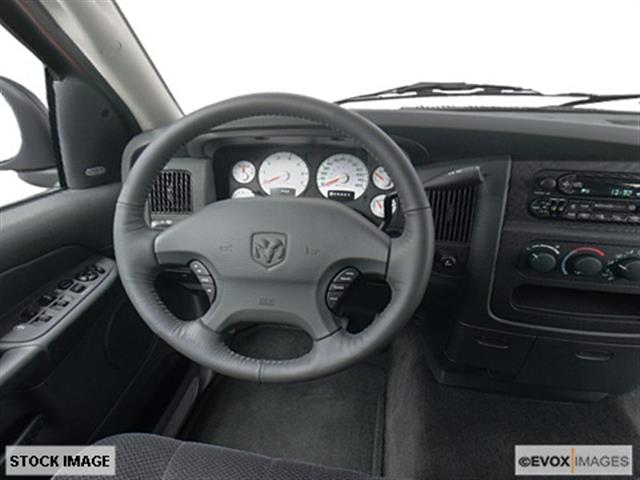 Dodge Ram 1500 2002 photo 2