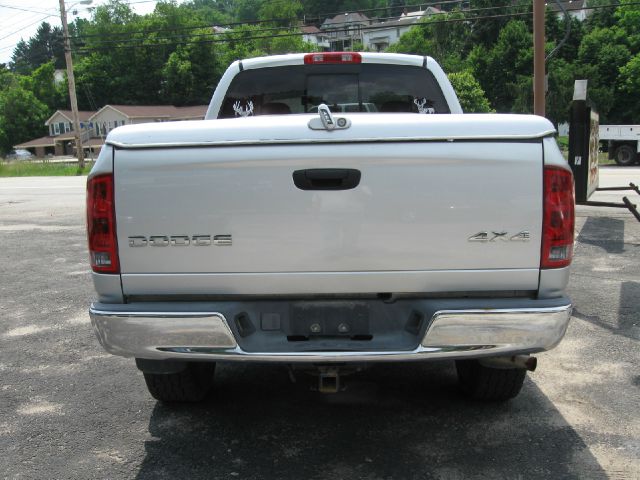 Dodge Ram 1500 4X2 Extended CAB 122.9 IN Pickup Truck