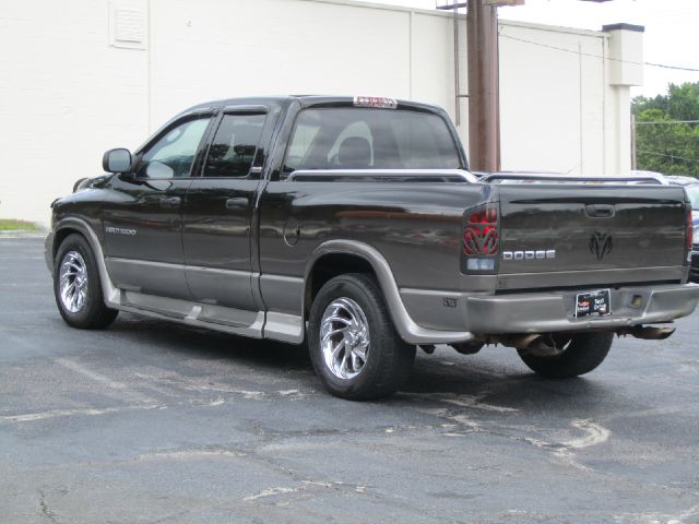 Dodge Ram 1500 Ext WT Pickup Truck