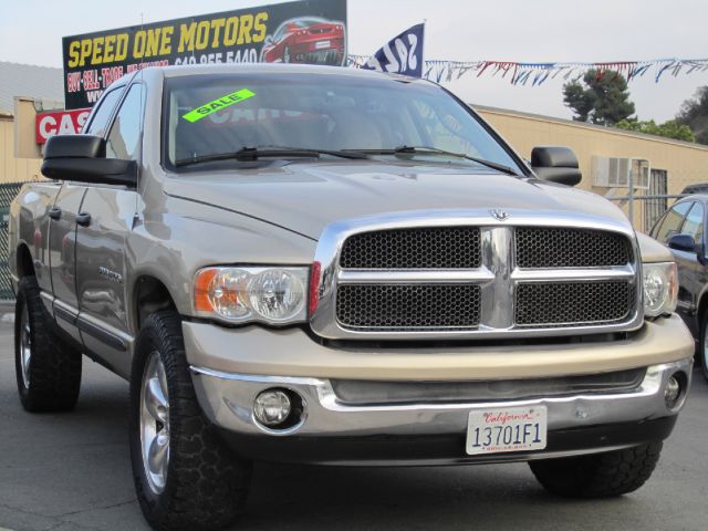Dodge Ram 1500 4X2 Extended CAB 122.9 IN Pickup Truck