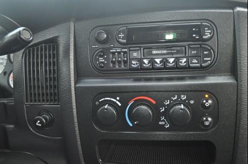 Dodge Ram 1500 2002 photo 2