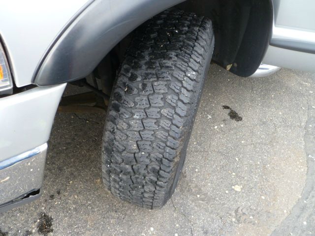 Dodge Ram 1500 4dr 4WD EXT LS 4x4 SUV Pickup Truck