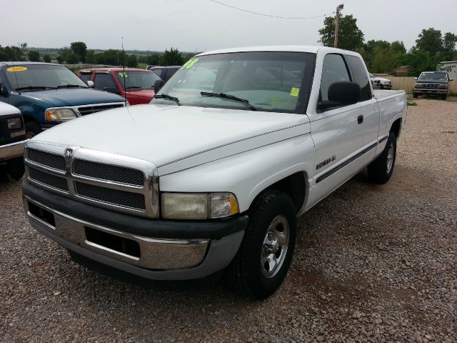 Dodge Ram 1500 Ext WT Pickup Truck