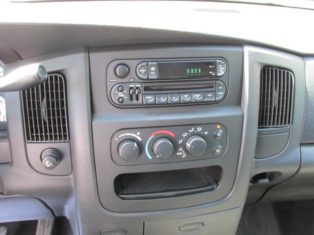 Dodge Ram 1500 323i 4dr Sdn Sedan Crew Cab Pickup